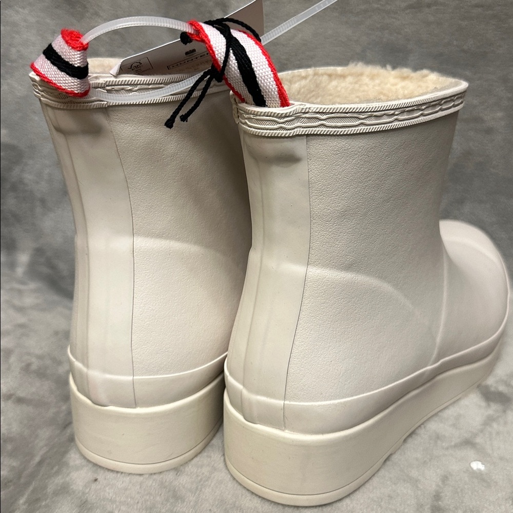 Hunter Play Short Faux Shearling Lined
Waterproof Rain Boots Size 8 - Picture 5 of 8